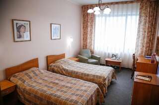 Гостиница Курортный отель Беловодье Белокуриха Улучшенный номер с 2 отдельными кроватями - лечение на 3 дня включено-2