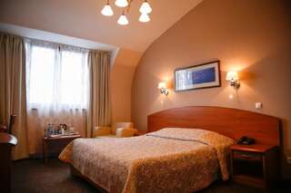 Гостиница Курортный отель Беловодье Белокуриха Улучшенный двухместный номер с 1 кроватью - Лечение включено-1