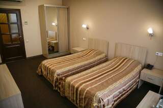 Гостиница Курортный отель Беловодье Белокуриха Улучшенный номер с 2 отдельными кроватями - лечение на 3 дня включено-1