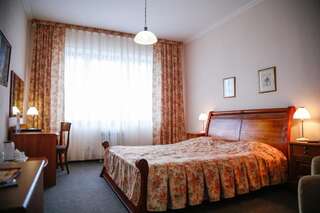 Гостиница Курортный отель Беловодье Белокуриха Улучшенный двухместный номер с 1 кроватью - Лечение включено-2